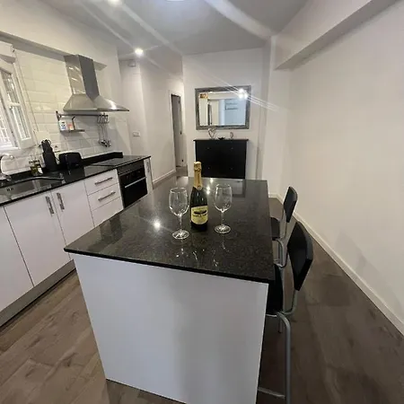 Sweet Apartment *